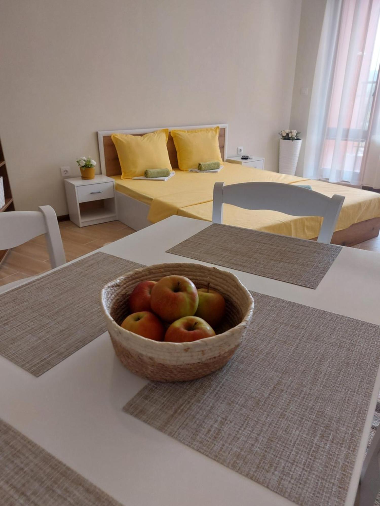 Krimski Apartment - Free Private Parking Varna Extérieur photo